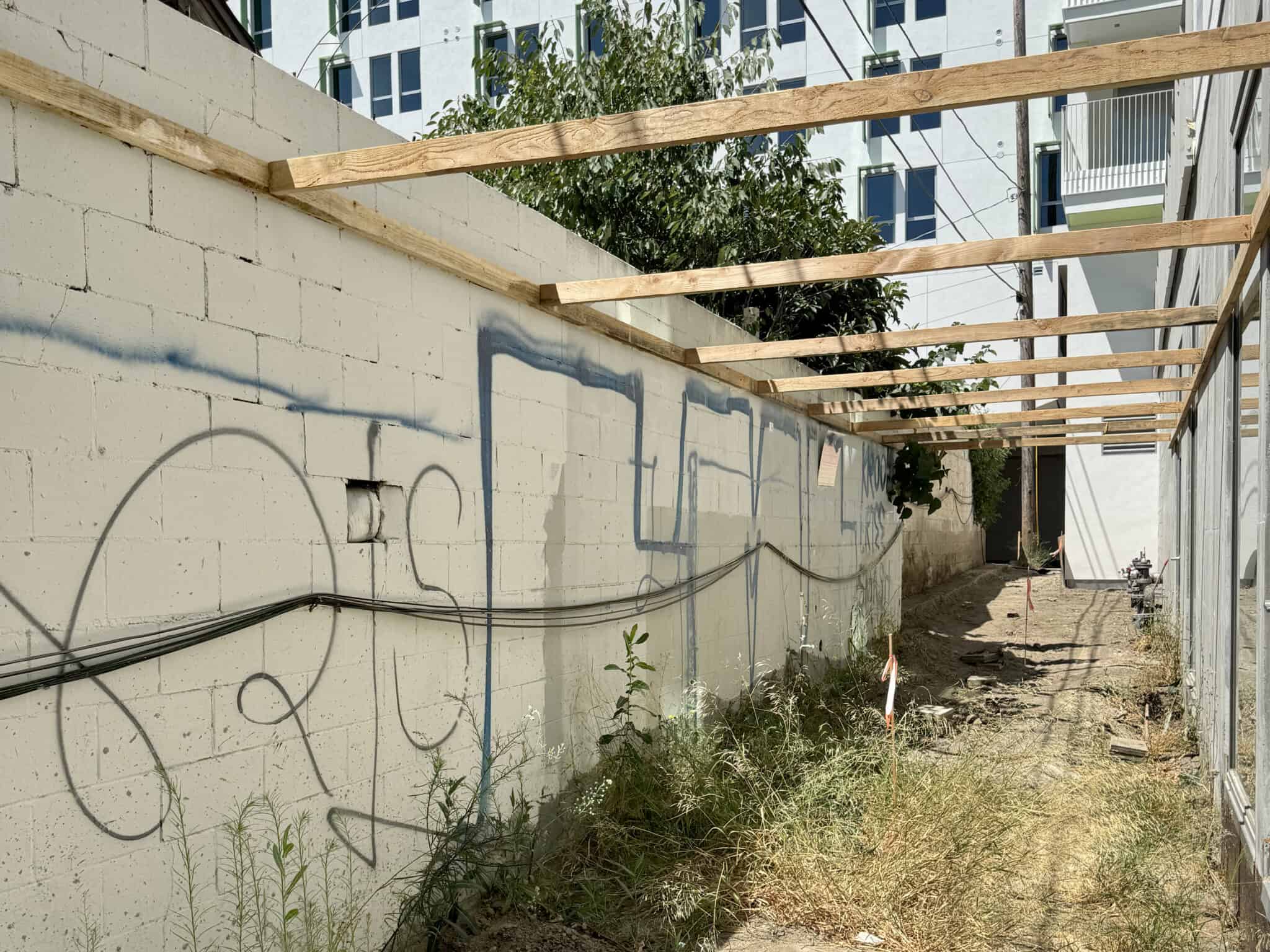 9 UC HWood   Alley   Before Vert 2048x1536